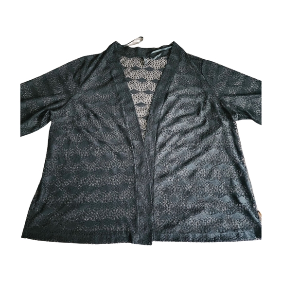 Pre-loved Plus-size Evans Black Lace Cover 3/4 Sleeves. Hangs open. Size 20 - Picture 6 of 9